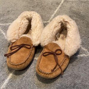Ugg moccasins chestnut